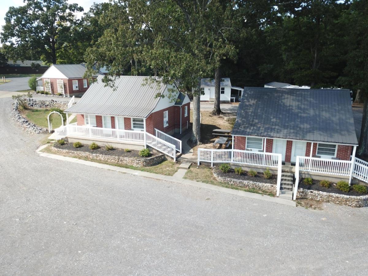 Early American Motel — photo 1
