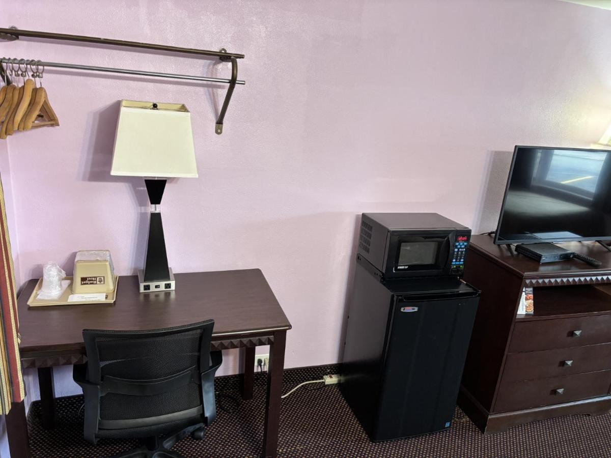 Budget Inn — photo 24