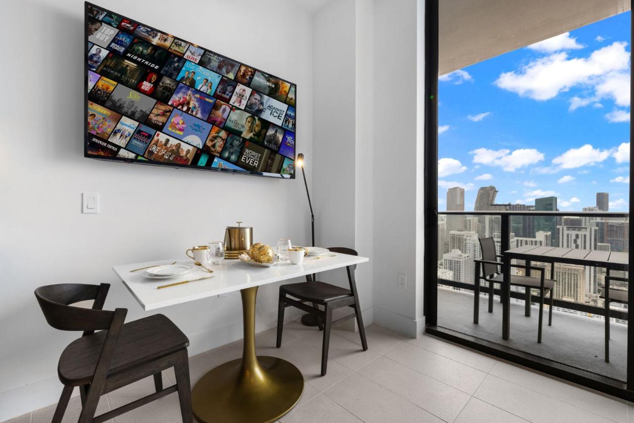 PH 49 Floor Luxury Studio w Free Parking - 3