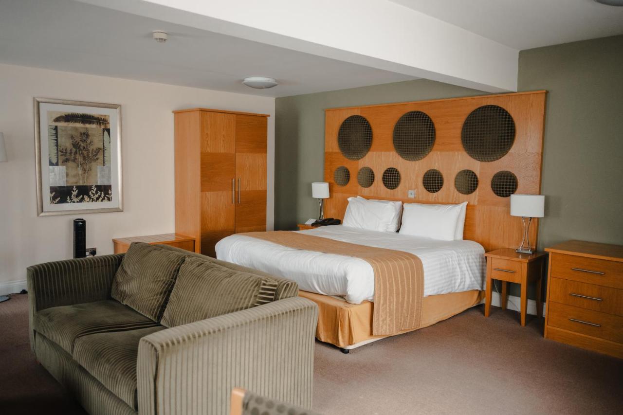 Luxurious King Suite - Non-Smoking