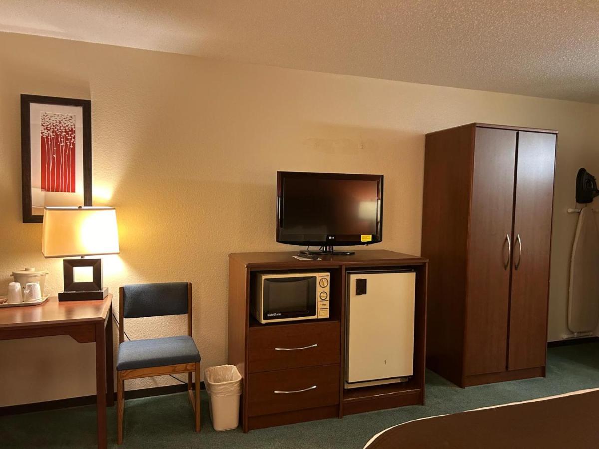 Northwoods Inn & Suites Blackduck — photo 5