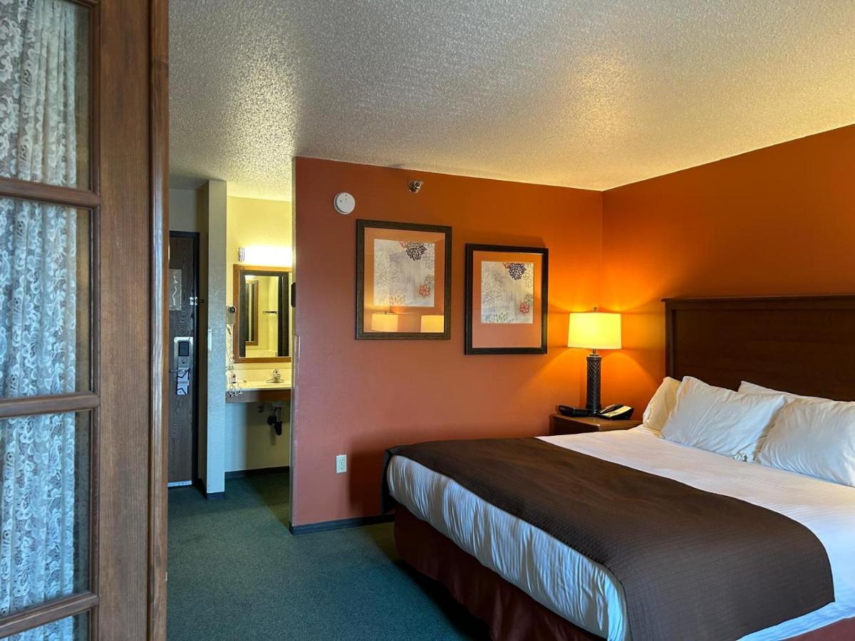 Northwoods Inn & Suites Blackduck — photo 2