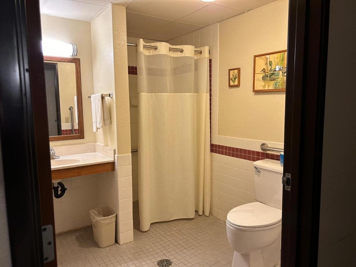 Northwoods Inn & Suites Blackduck — photo 8