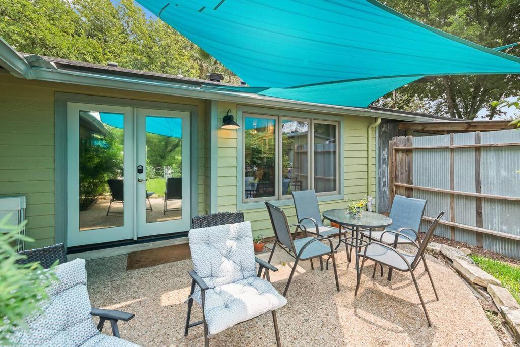 Very Cozy Home On a Creek - Sleeps 8 - 3