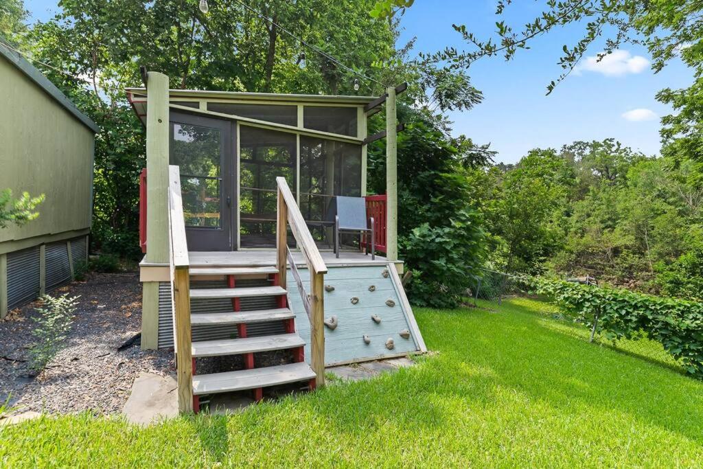 Very Cozy Home On a Creek - Sleeps 8 - 4