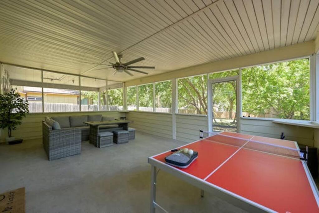 Luxury 5BD 5min DownTown Airport and Firepit BBQ - 5