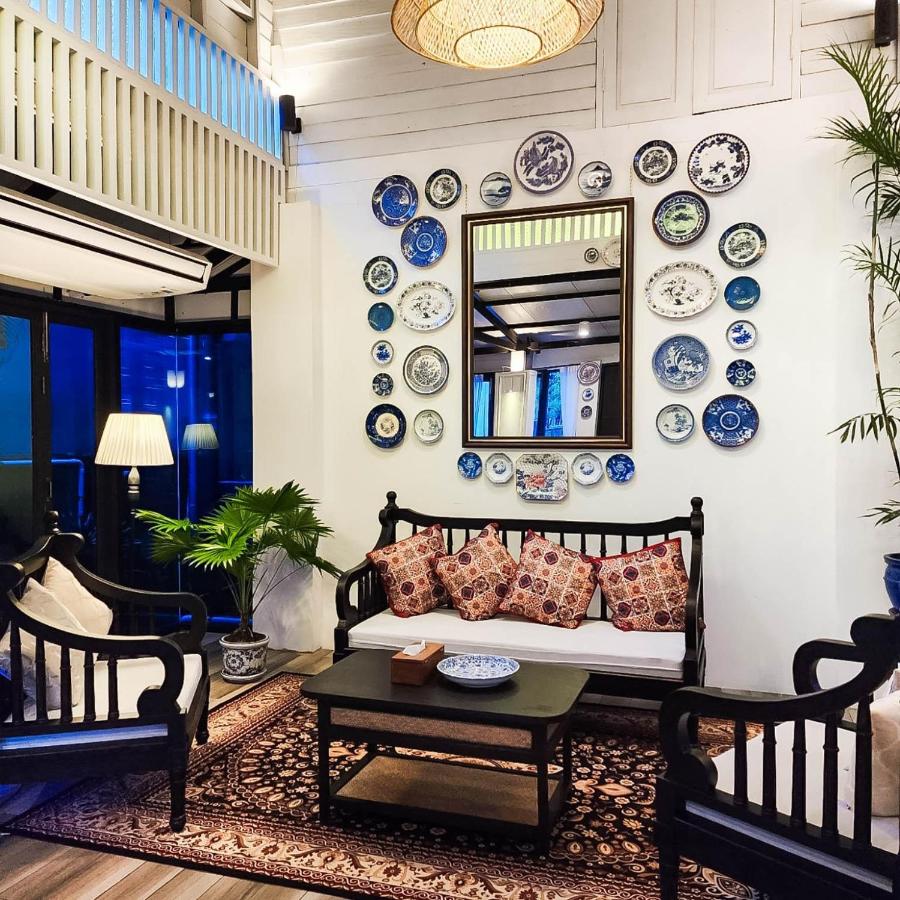 Siraburi boutique pool villa at Center of old town