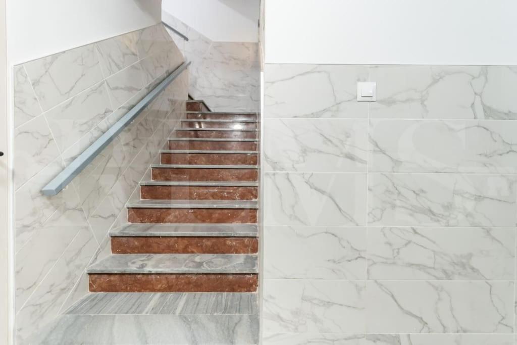 Art-lovers heaven with balcony in center by REMS - 5