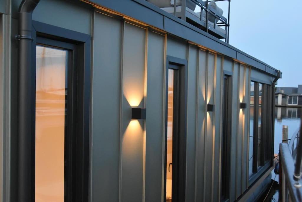 Moderne houseboat op het water! - 4