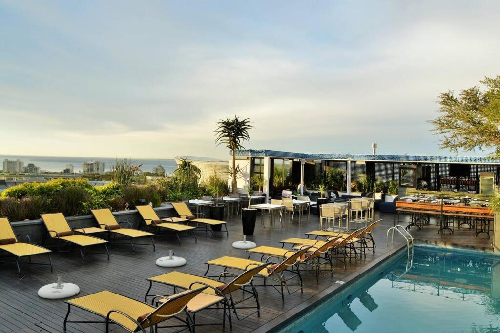 Elegant Cape Royale Suite - 2