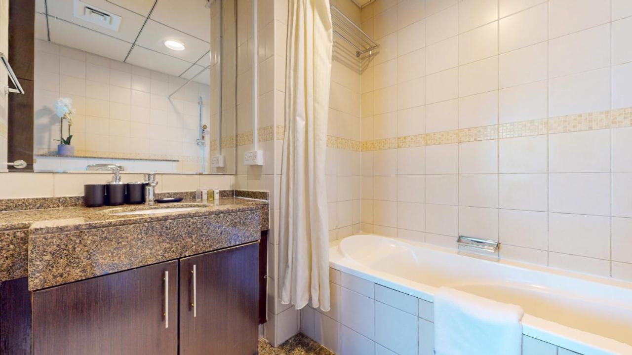 Vacationer Holiday Homes I One Bed with Stunning Marina View I Bay Central 1 - 3