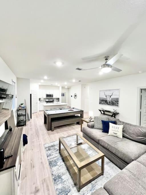 Comfy Home mins from Downtown, UT, Domain & Rodeo - 3