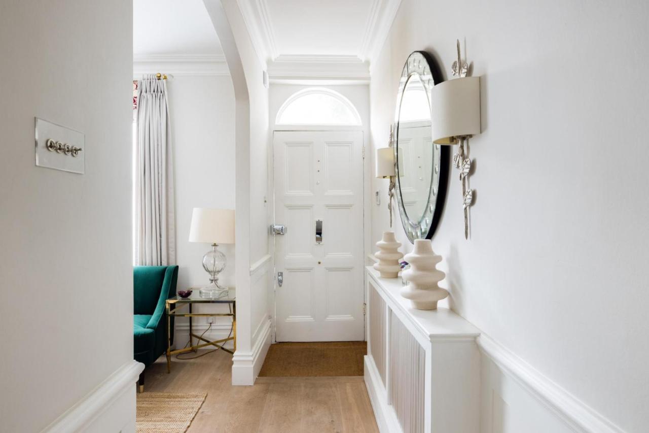 The Impressionists Fireplace – 3 Bedroom Home in Chelsea - 3