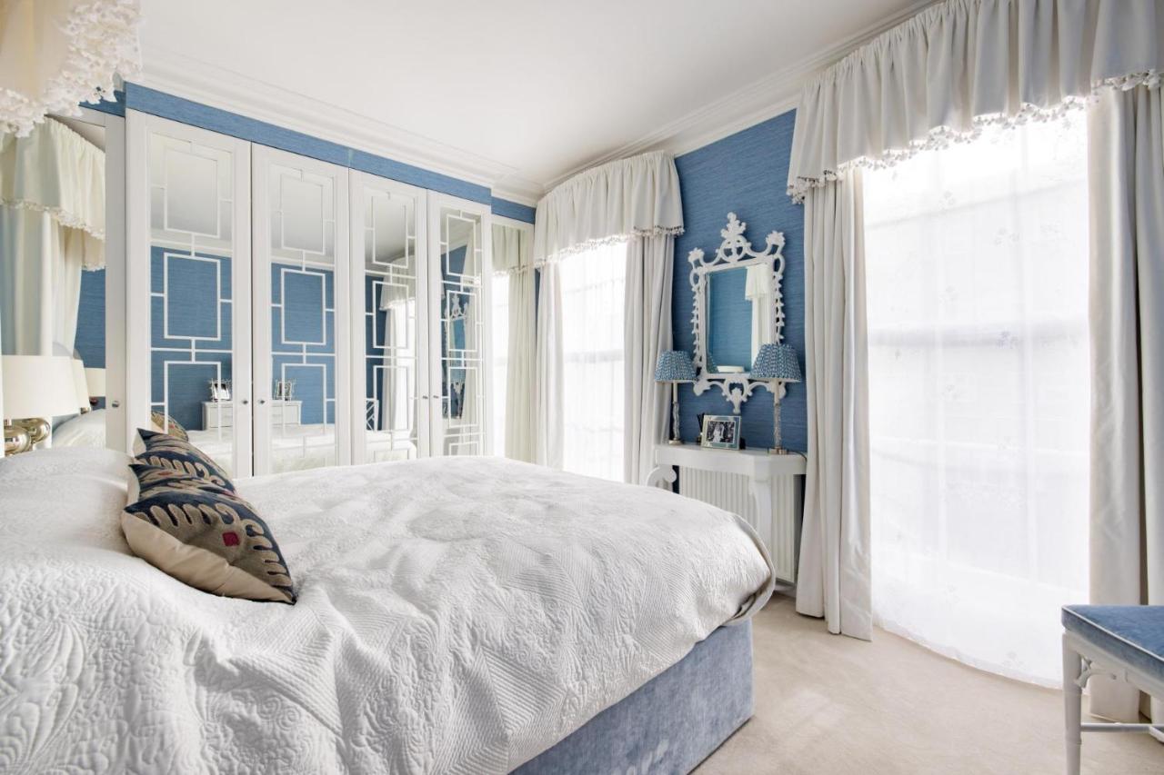 The Impressionists Fireplace – 3 Bedroom Home in Chelsea - 2