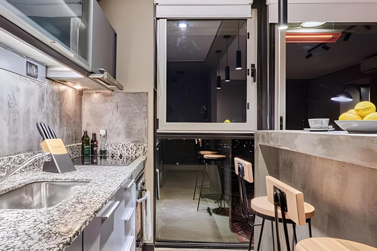 2 suites Pool, Gym, Kids Zone Location! - 3