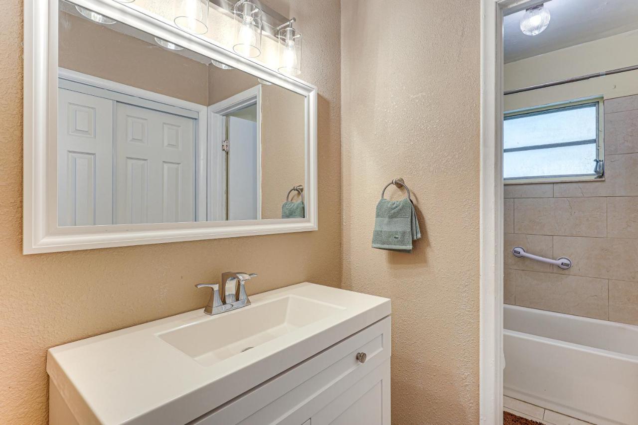 11 Mi to South Beach Home with Screened Porch! - 3