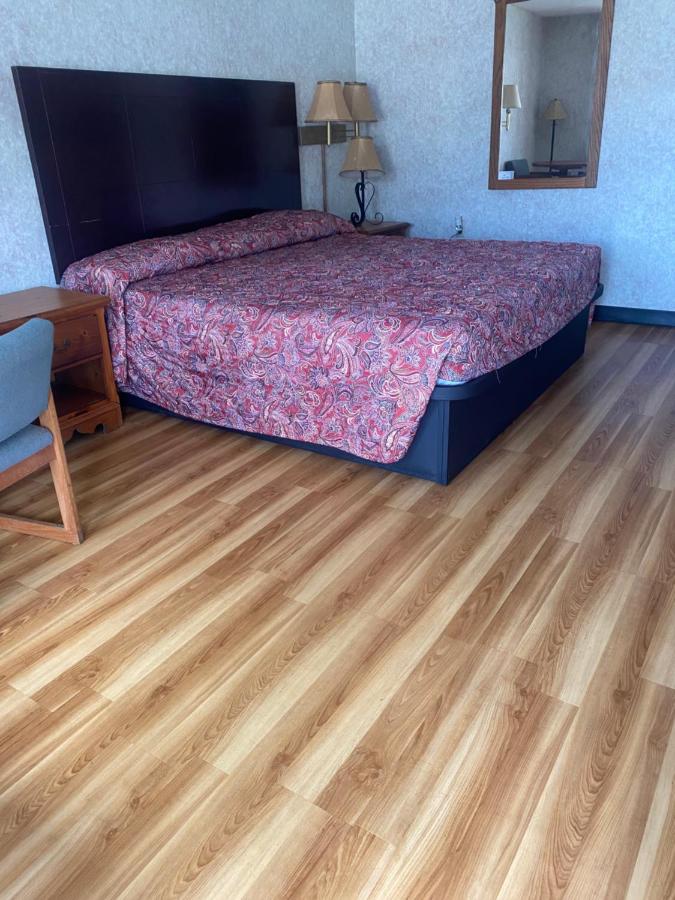 Riverfront Lodge Burkesville — photo 22