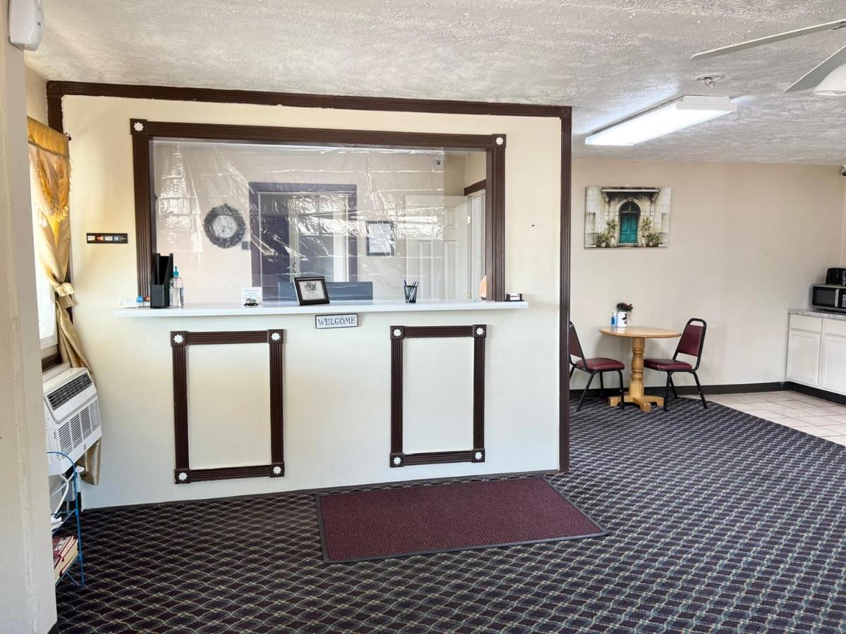 Economy Inn McCook — photo 13