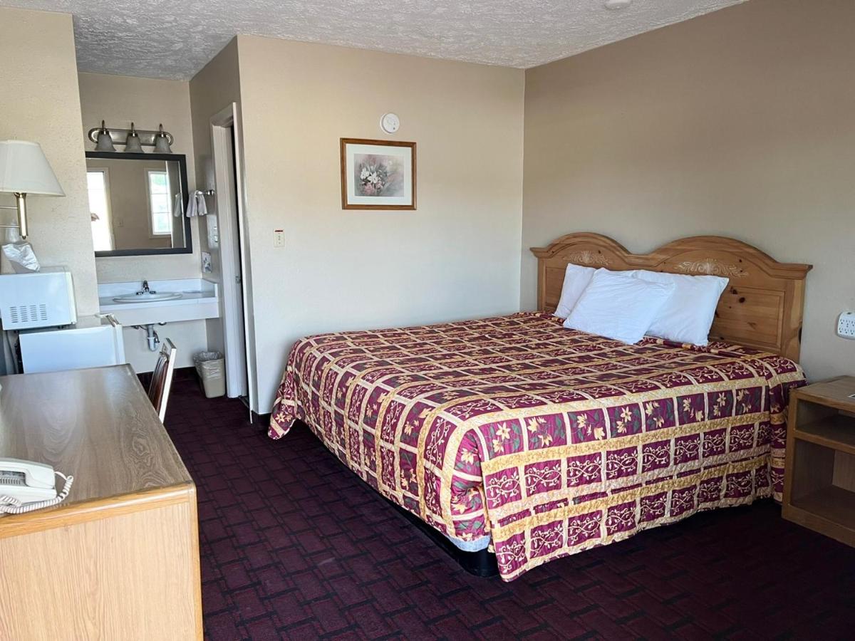 Economy Inn McCook — photo 18