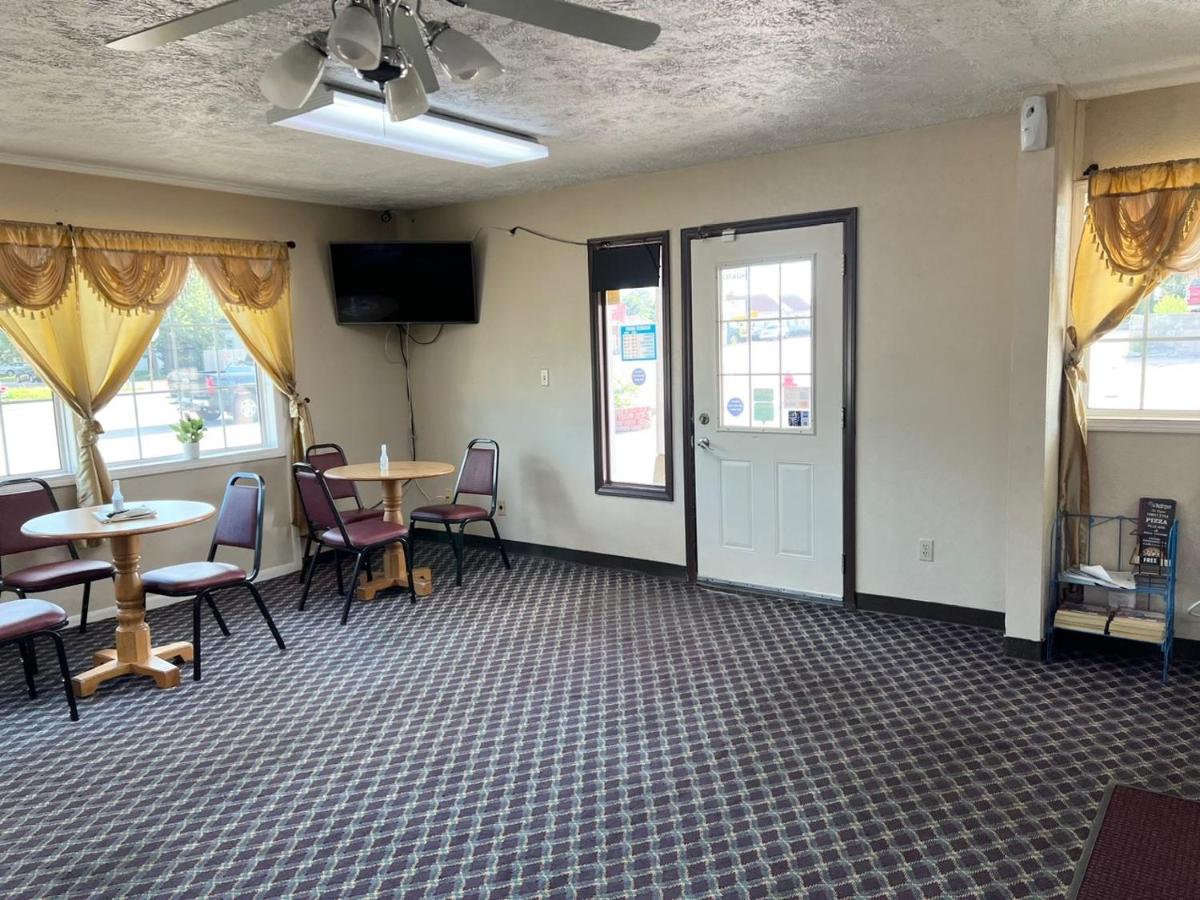 Economy Inn McCook — photo 21