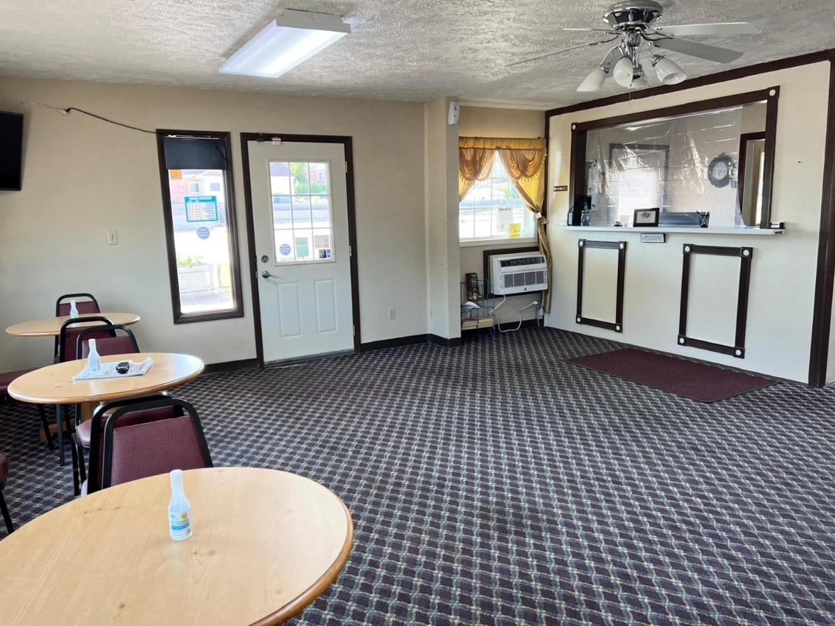 Economy Inn McCook — photo 24