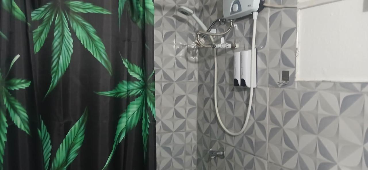 House - Sleeps 2 - Parking - Patio - 3