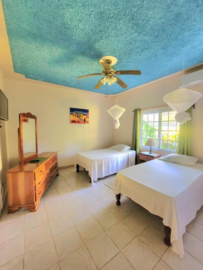 Green's Palace Jamaica - 5