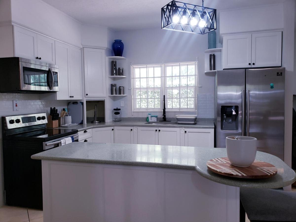 Ivy's Luxury Townhouse - 1 bdrm - 3