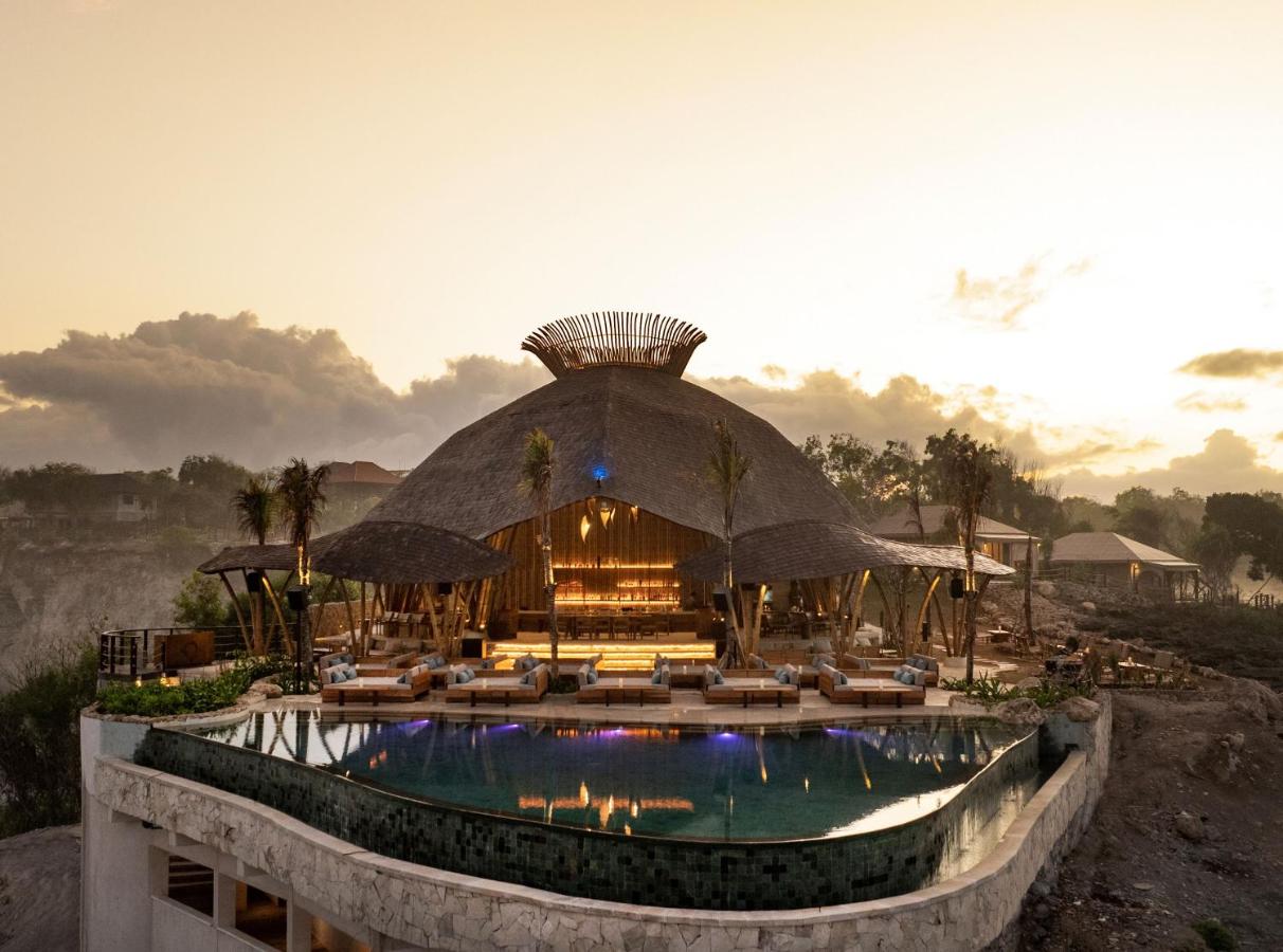 ARNA Suites and Ocean Lounge - 2