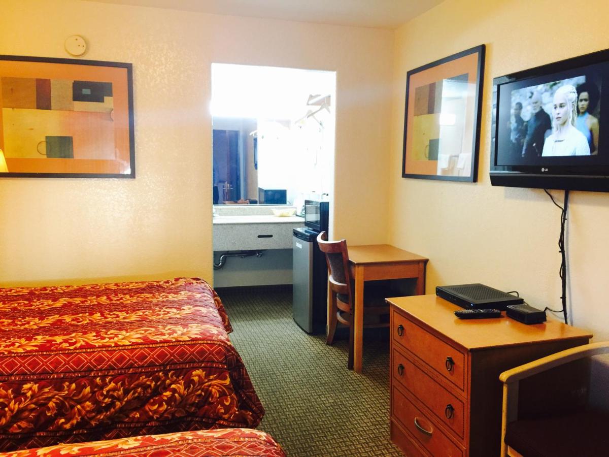 Economy Inn — photo 18