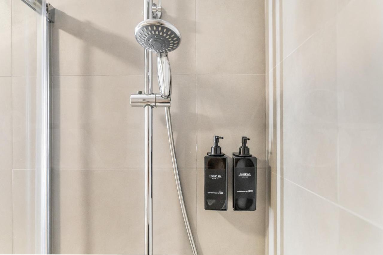 Modern apartment with private terrace by REMS - 3