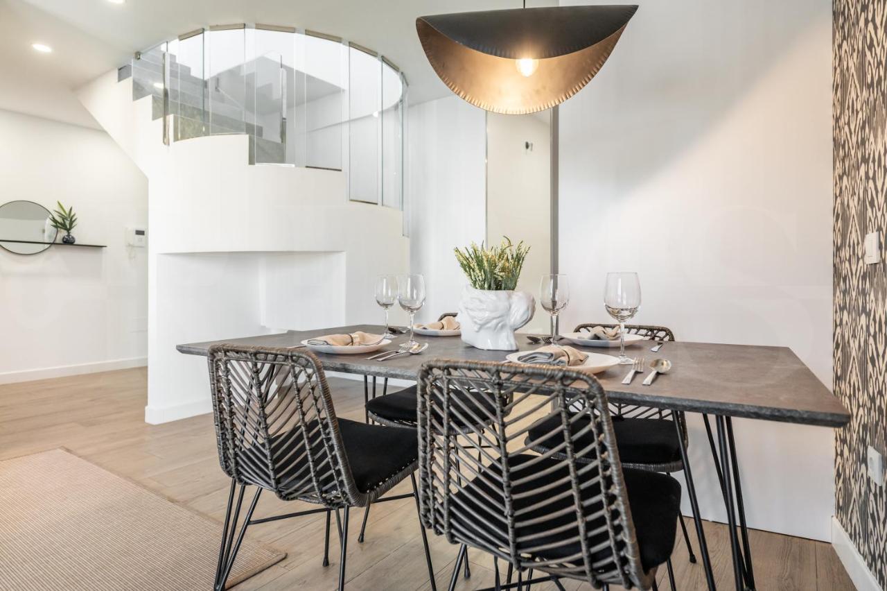 Modern apartment with private terrace by REMS - 4