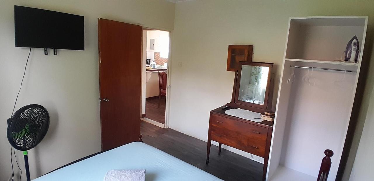 CozyGetAway- US Embassy, MedPlus 10 mins away - 4