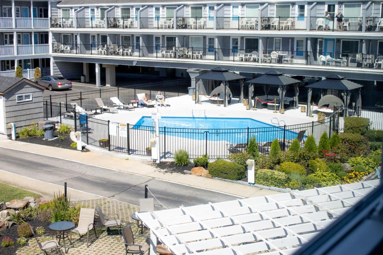 Image: The Grand Beach Inn