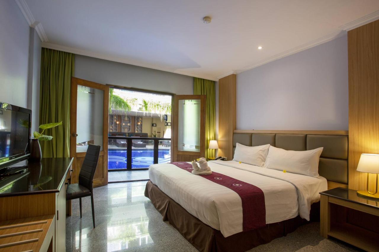 Famous Hotel Kuta Formerly Permata Kuta Hotel - 2