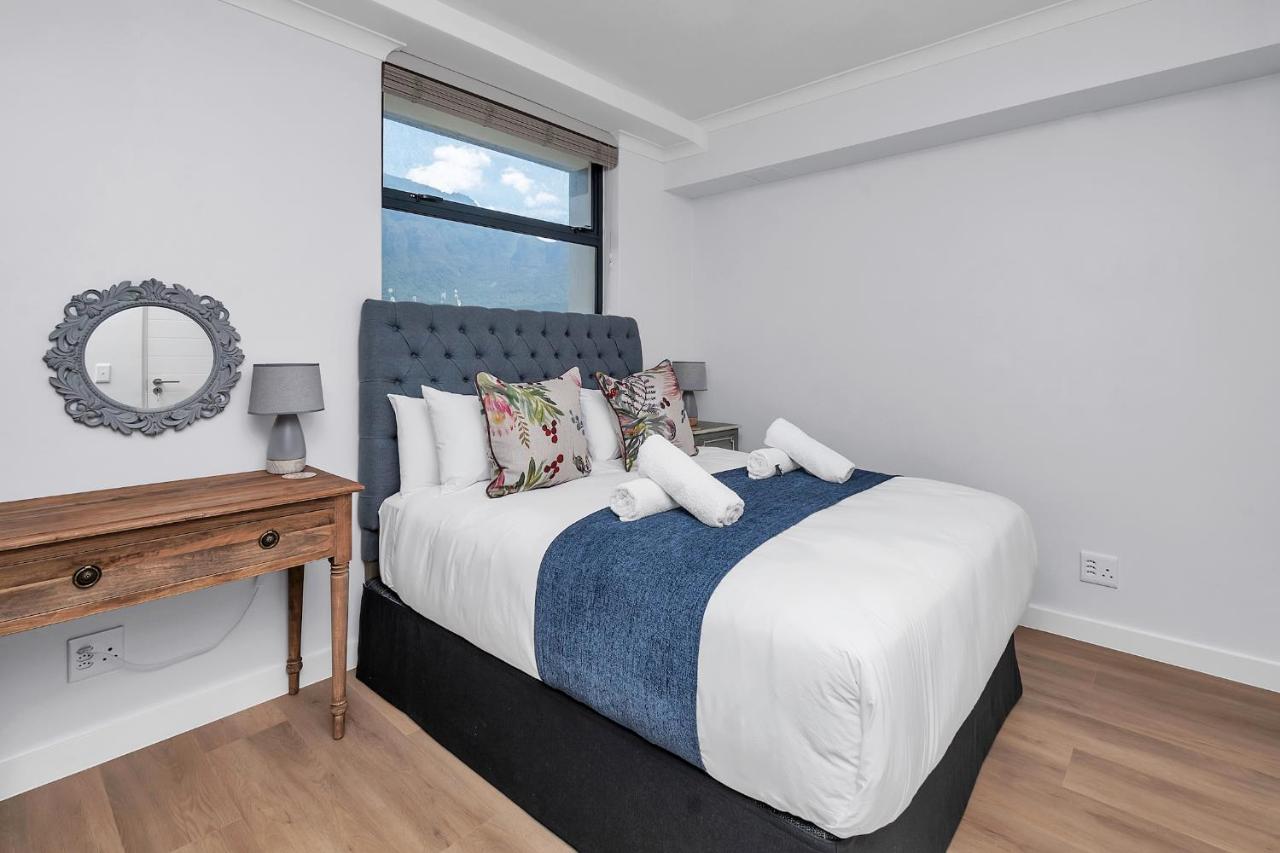 Newlands Peak 823 - 2