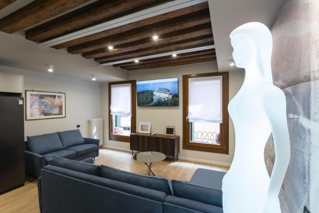 Rialto Prestige Apartment - 5