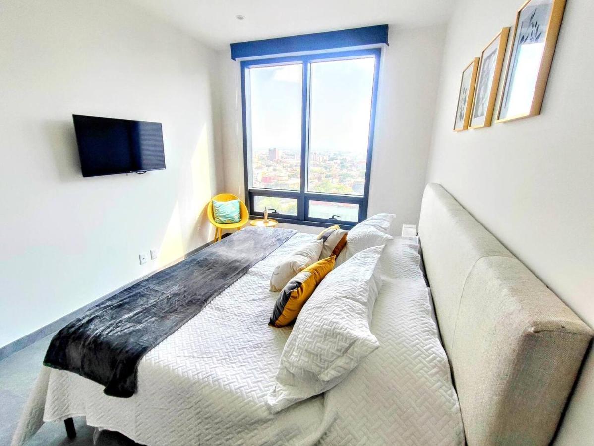 City View Oasis KS Bed, Pool, Hot Tub & Gym - 4