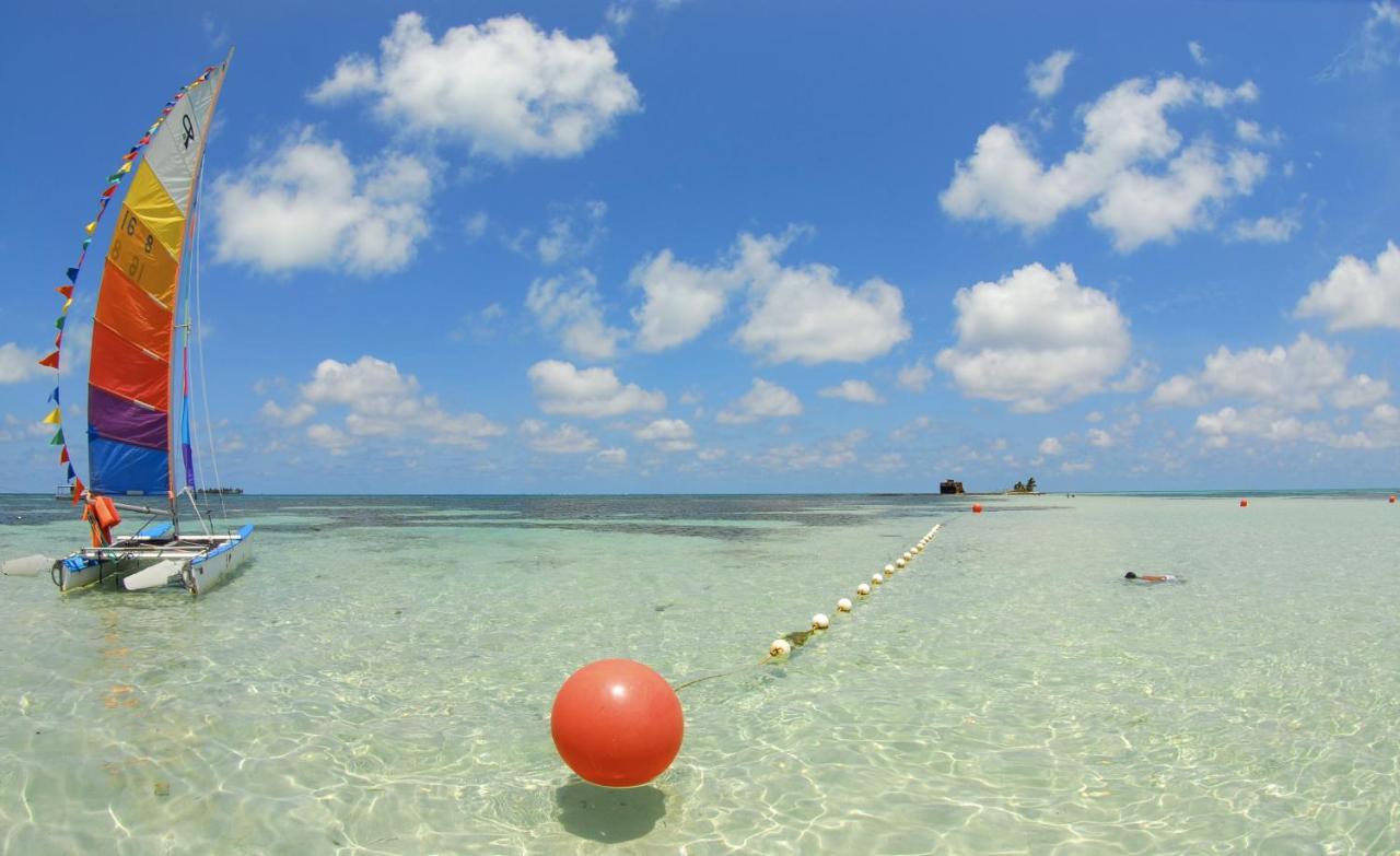 Hotel Cocoplum Beach photo