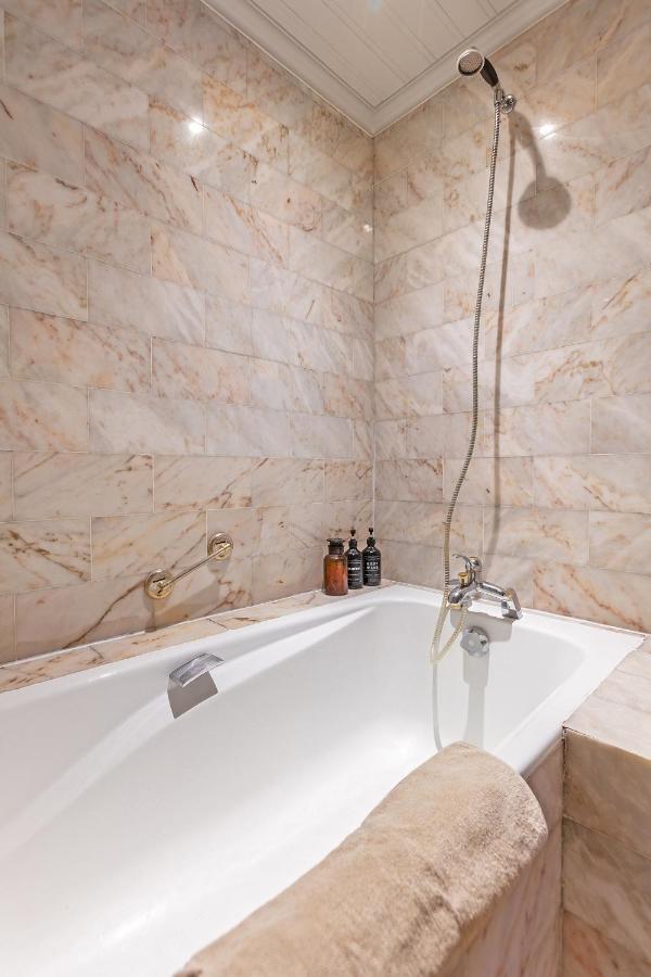 Arc de triomphe studio charme authentique - 5