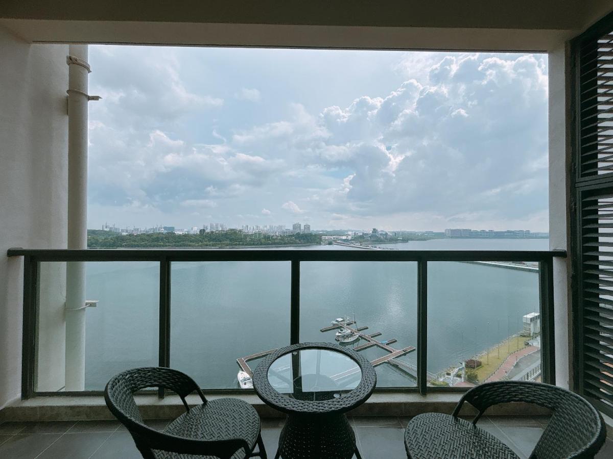 R&F Princess Cove Seine Region by Lions Bay - 4