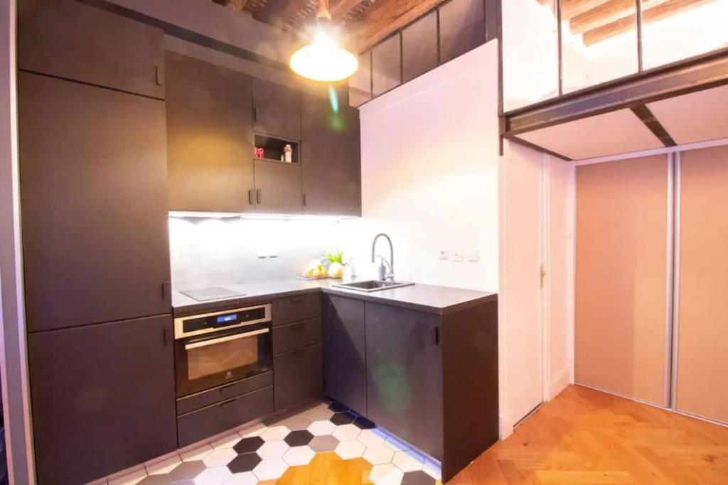 Bel Appartement Parisien, TYPIQUE DU MARAIS - 4