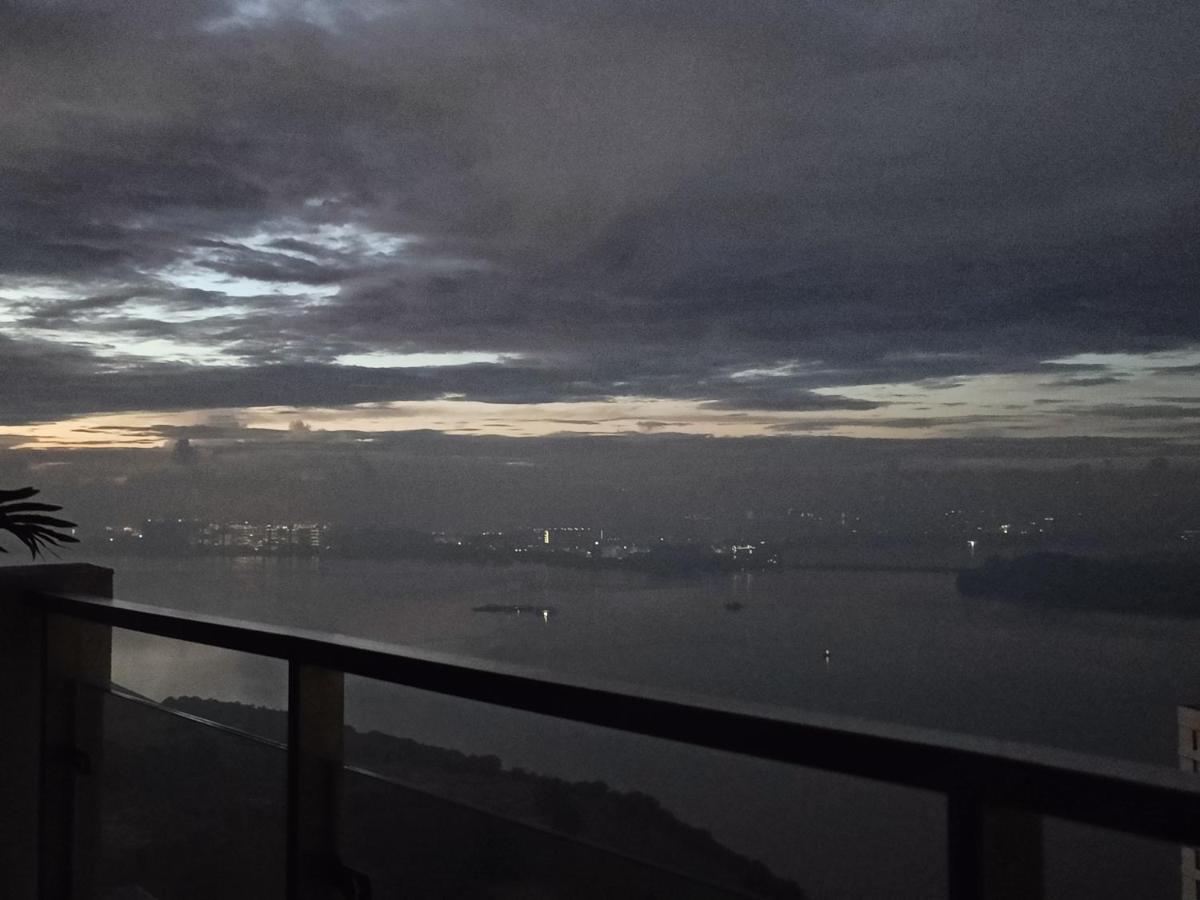 Country Garden Danga Bay 3BR Topfloor with Netflix & Astro - 5