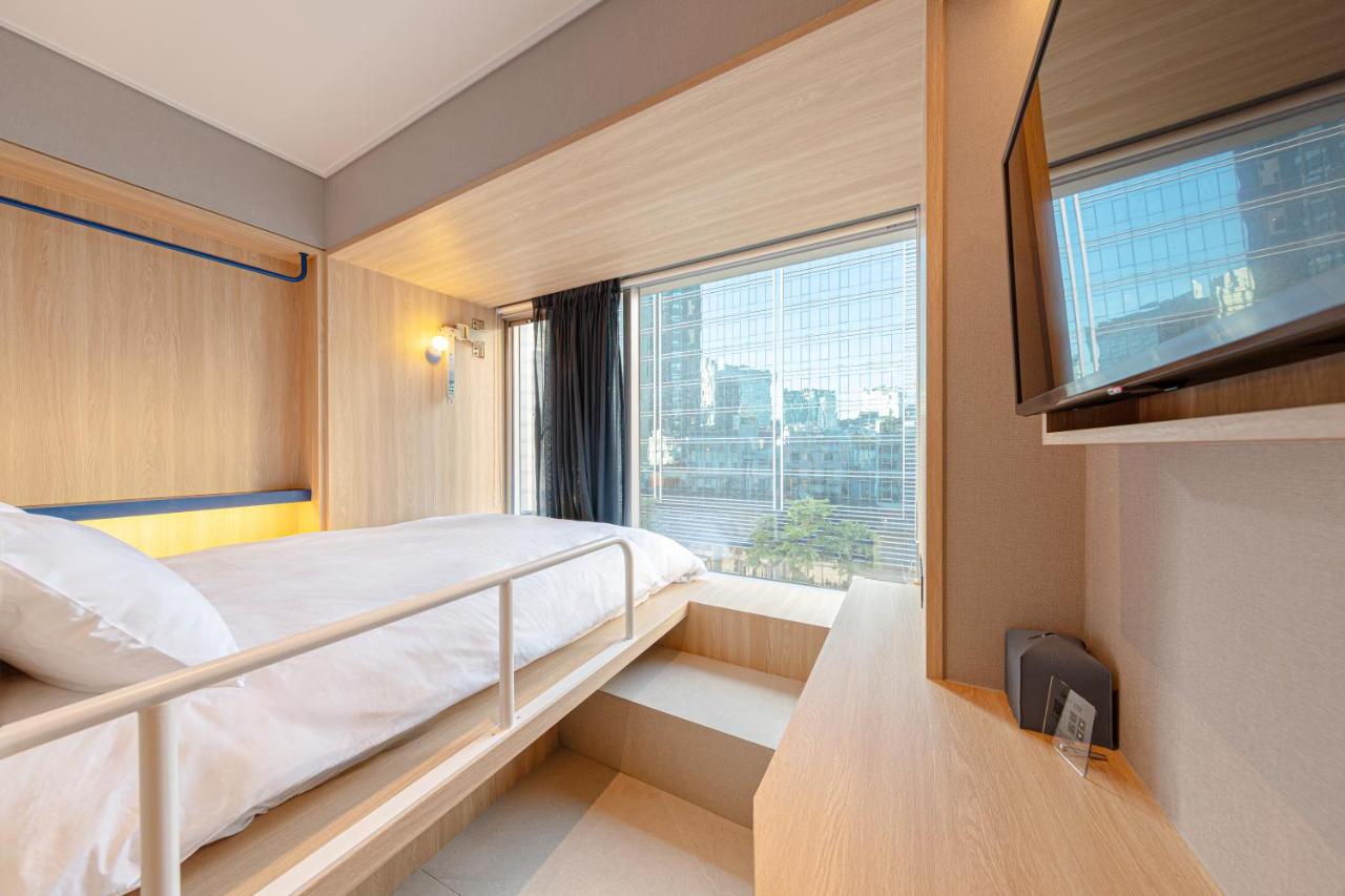Uhoostay Myeongdong Guesthouse - 2