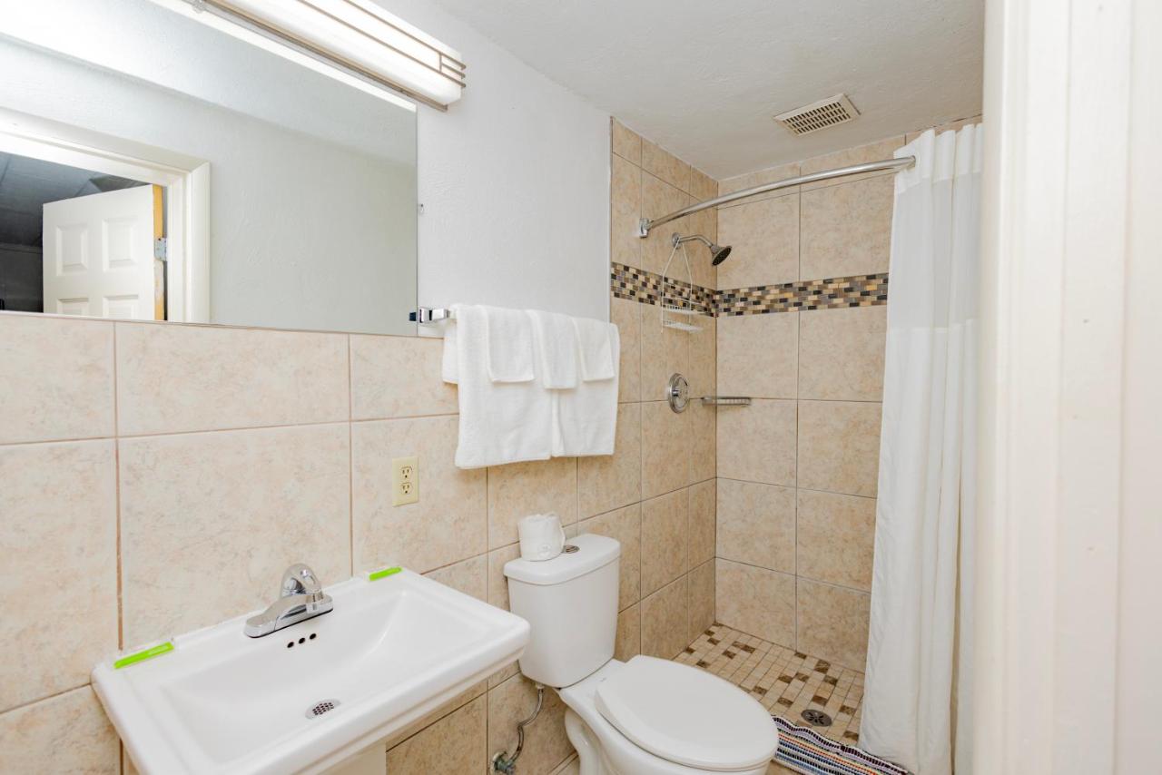Budget Inn North — photo 8