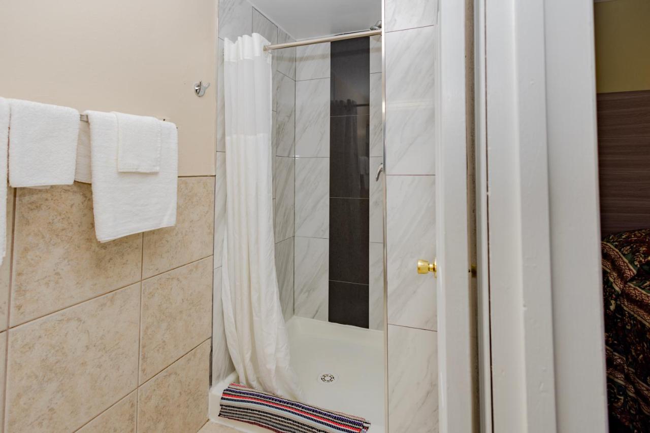 Budget Inn North — photo 15