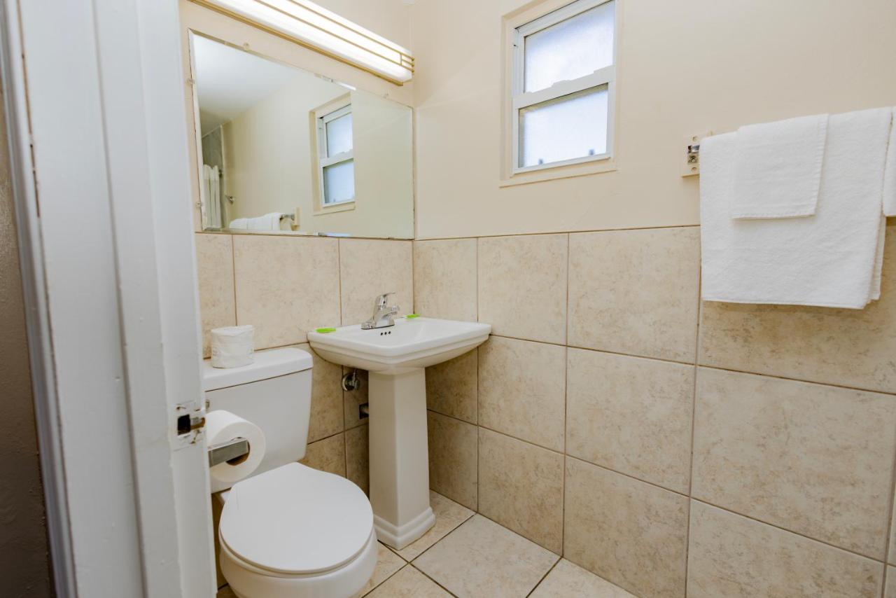 Budget Inn North — photo 10
