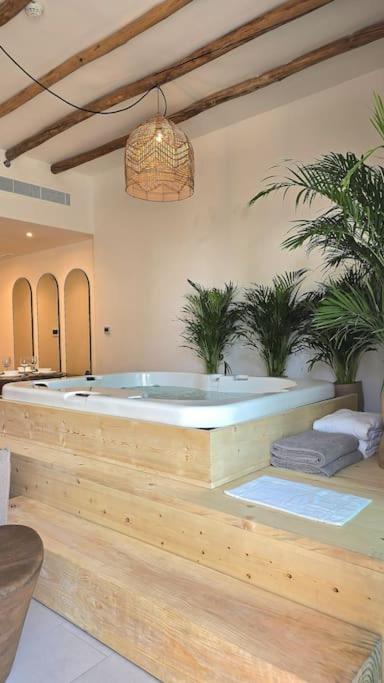 Private Spa 1BR Biophilic Retreat With Beach Access & Infinity Pool - 3