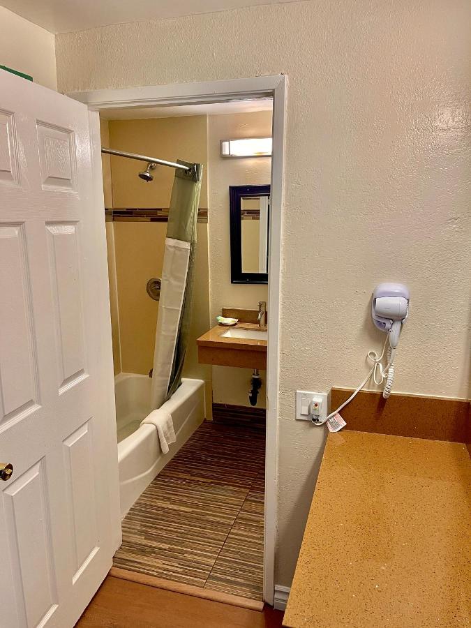 Relax Inn — photo 3