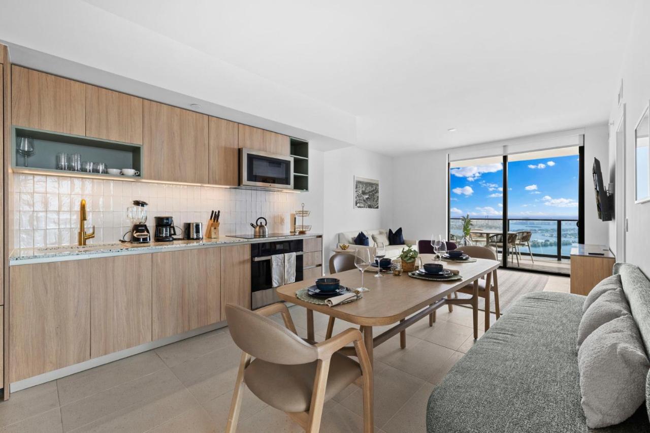 Lux Downtown Miami w Free Parking - 5